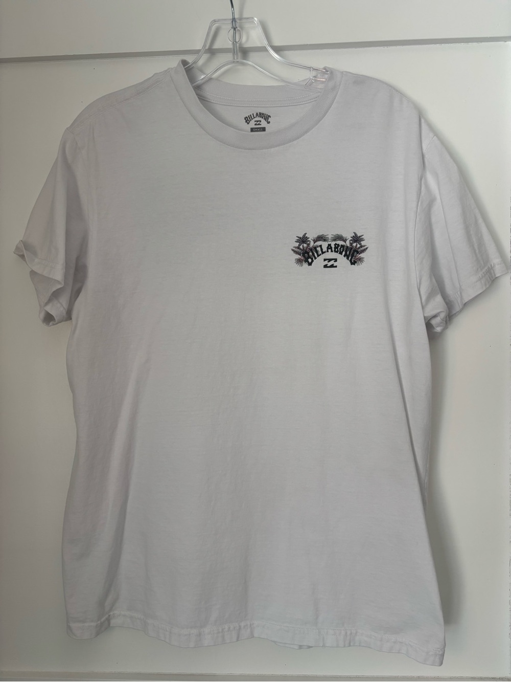 Billabong White Short Sleeve Tee with Small Palm Logo size small